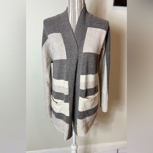 Old Navy Womens Striped Cardigan Sweater Size M Gray Pockets Open Front Layers